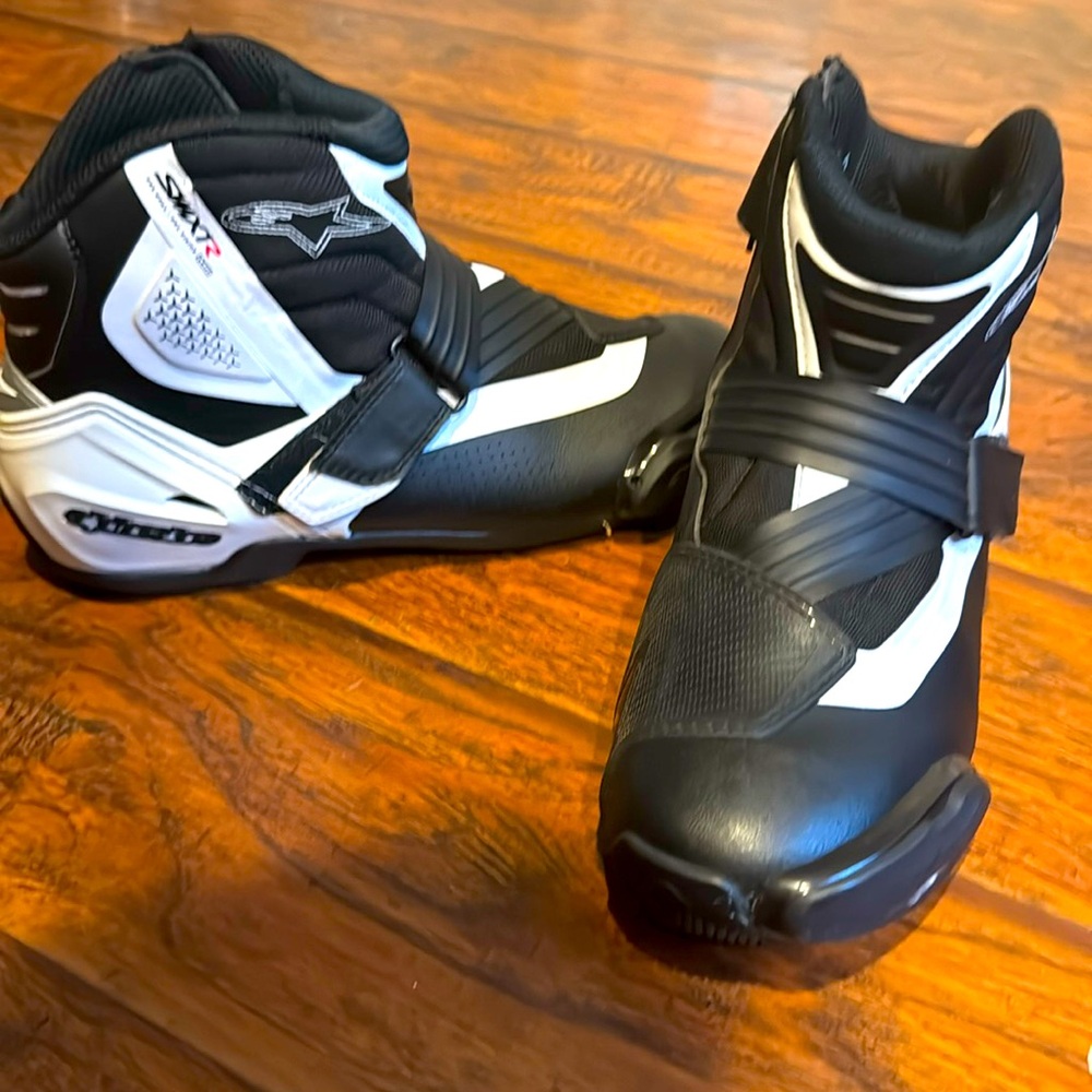 Alpinestars SMX 1R worn twice this year